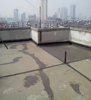 阿克苏漏水维修 楼顶漏水是什么原因，楼顶漏水维修方法是什么?